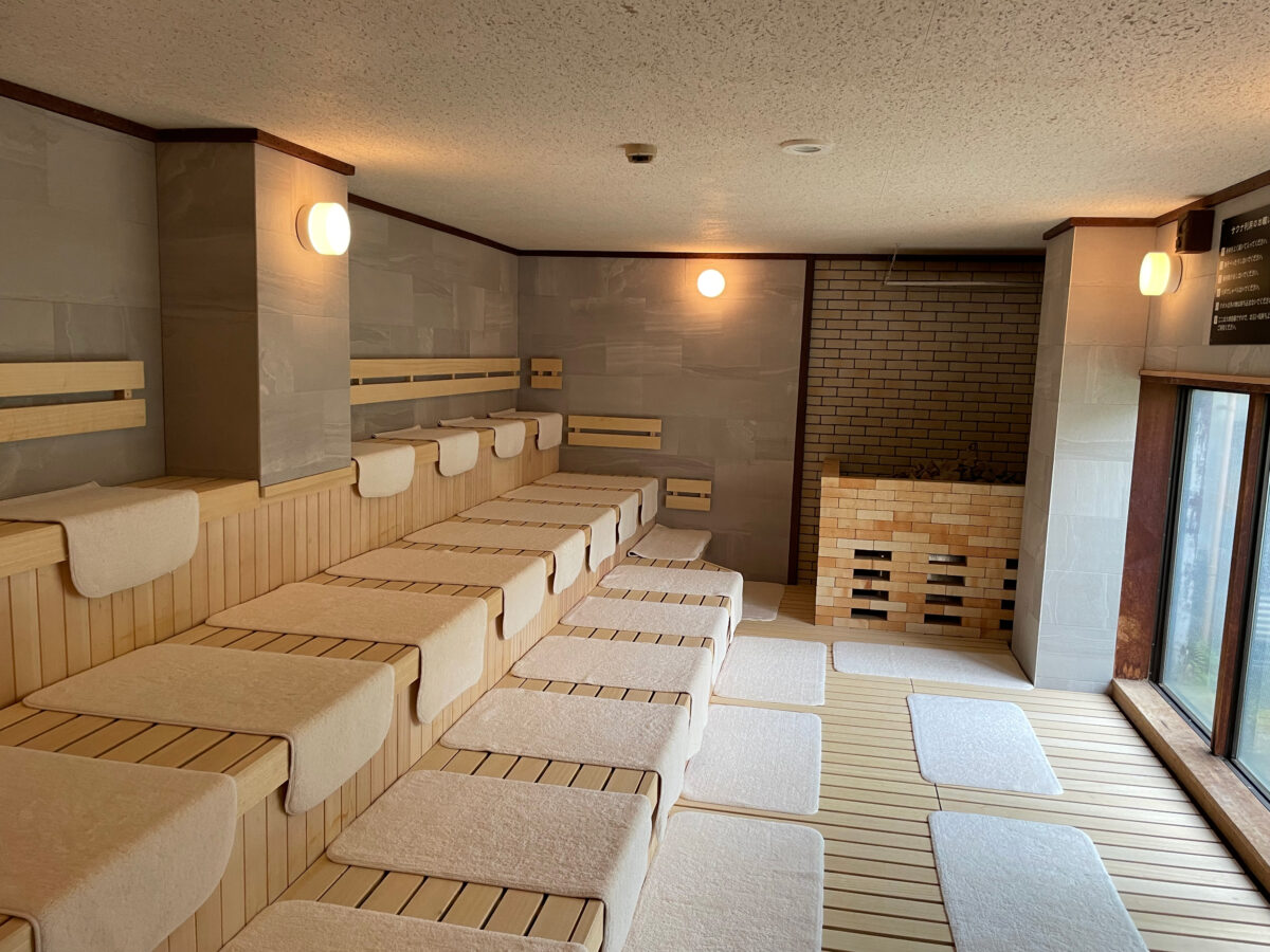 男性フィンランド式サウナ室